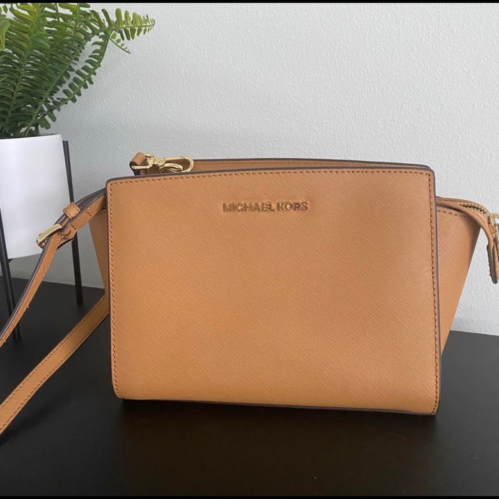 Michael Kors Crossbody